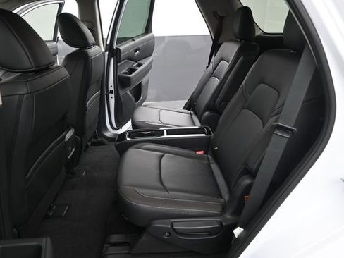 Used 2025 Nissan Pathfinder SL w/ SL Premium Package AWD/4WD image 12
