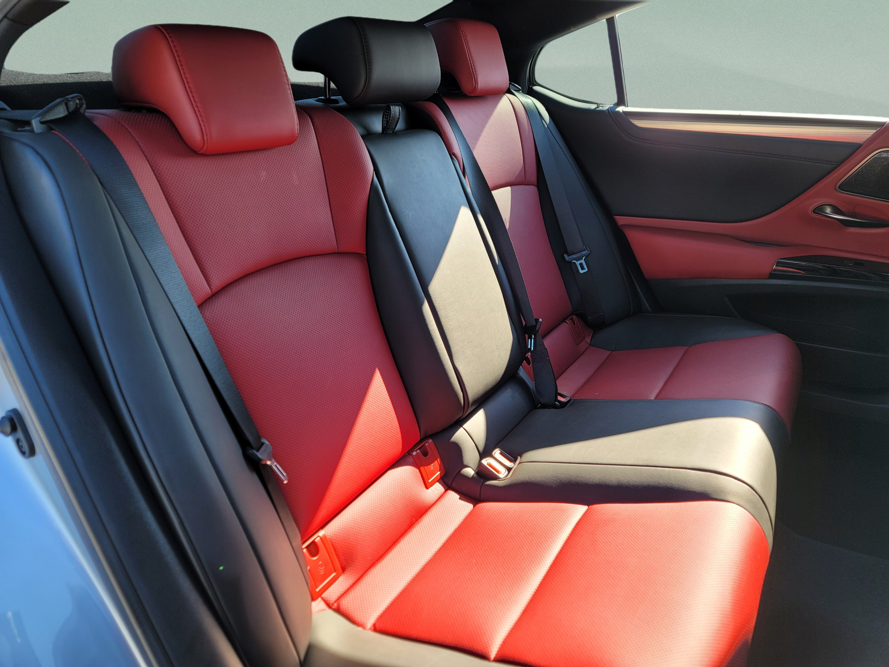Used 2025 Lexus ES 350 F Sport w/ Accessory Package (Z2) FWD image 23