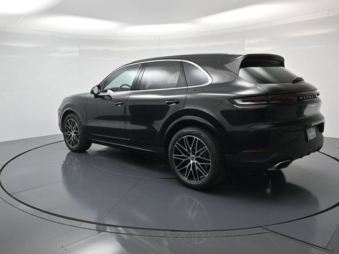 Certified 2026 Porsche Cayenne AWD/4WD image 3