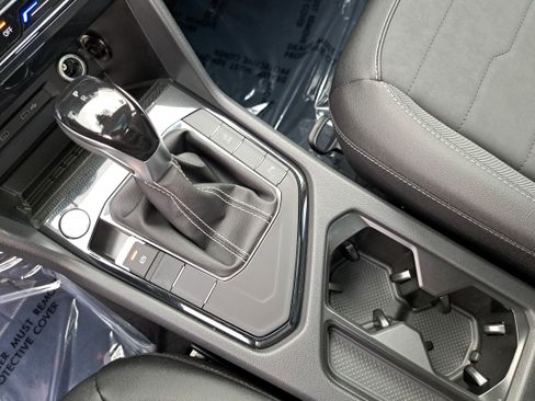 New 2026 Volkswagen Taos SE image 23