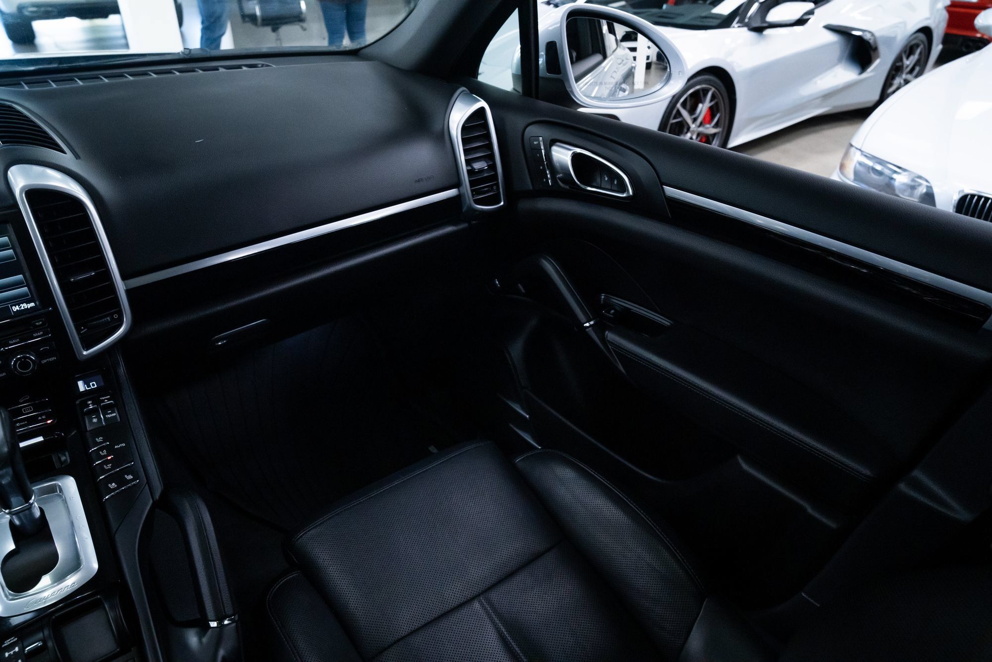 Used 2016 Porsche Cayenne AWD/4WD image 10