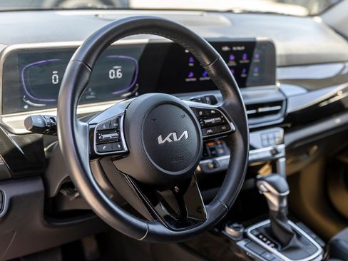 Used 2025 Kia Seltos S FWD image 24