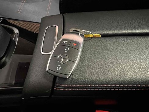 Used 2023 Mercedes-Benz CLA 250 4MATIC image 11