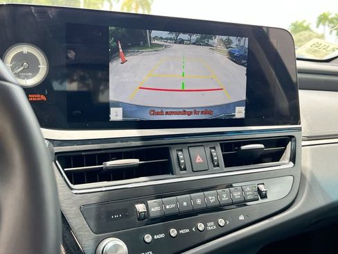 Certified 2025 Lexus ES 300h w/ Premium Package FWD image 16