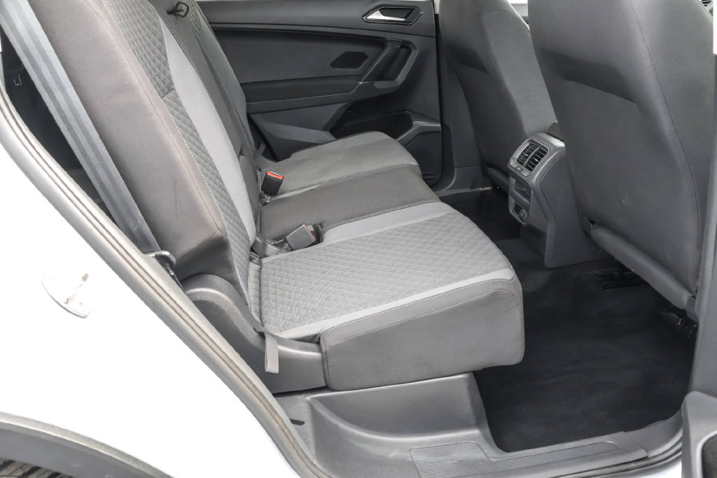 Used 2018 Volkswagen Tiguan S w/ 3rd Row Seat Package AWD/4WD image 30