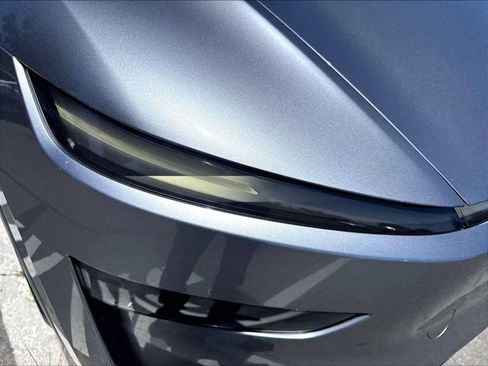 Used 2026 Tesla Model Y 2WD image 28