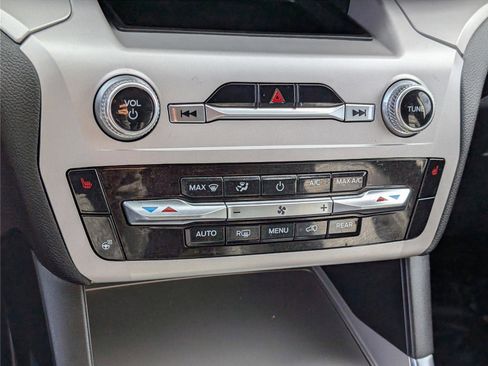 Used 2024 Ford Explorer XLT w/ Equipment Group 202A image 29