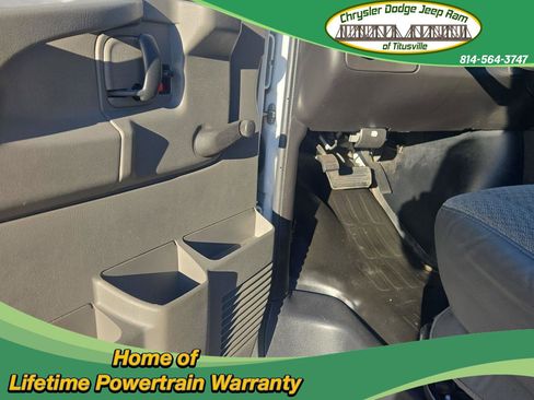 Used 2009 Chevrolet Express 1500 image 25