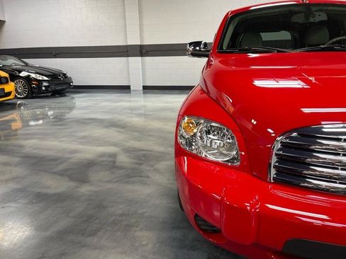 Used 2009 Chevrolet HHR LT FWD image 6