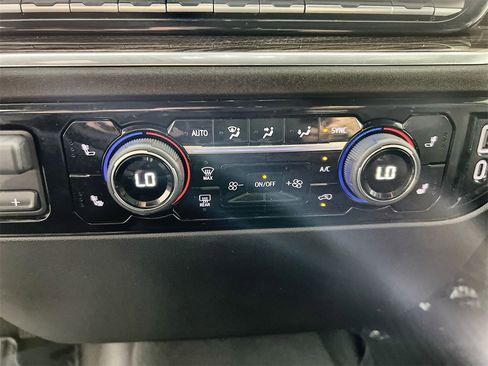 Used 2025 Chevrolet Silverado 2500 LT w/ Convenience Package image 16