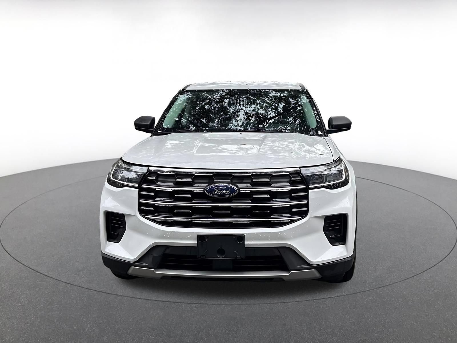 Used 2026 Ford Explorer Active RWD image 2