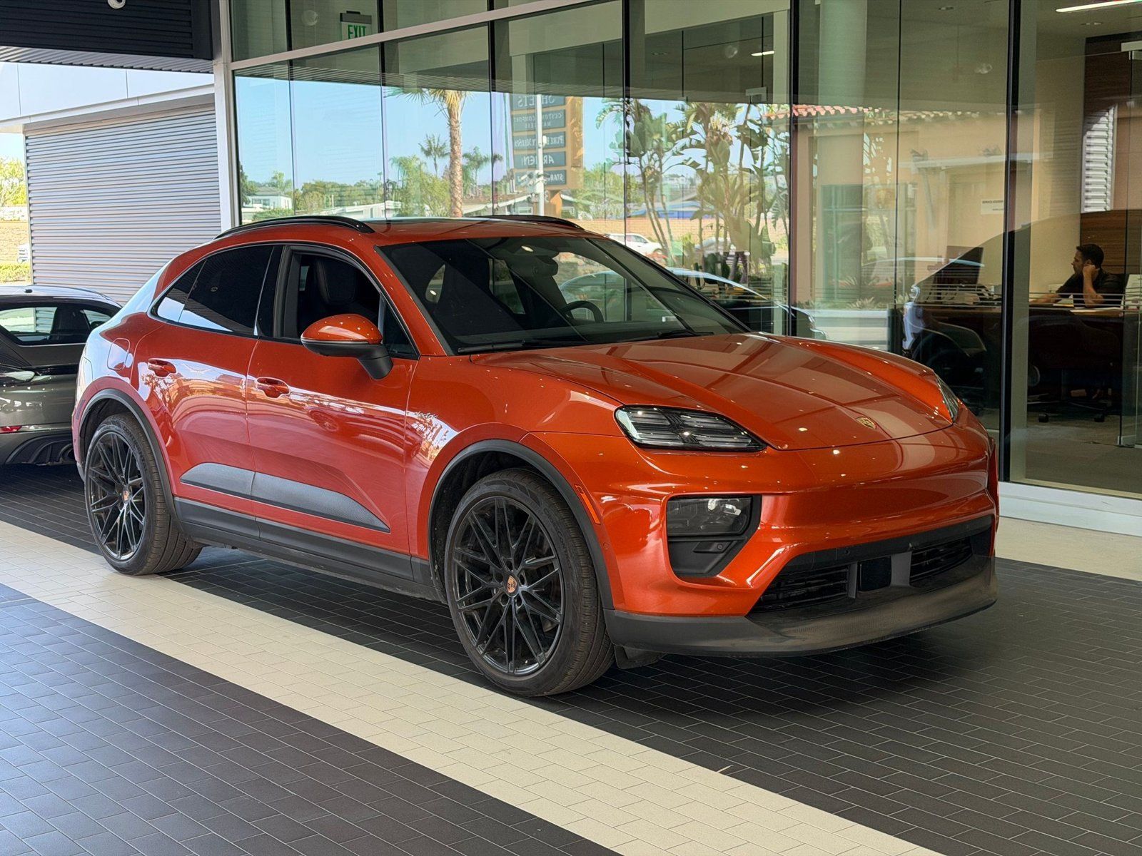 Certified 2025 Porsche Macan Electric RWD image 4