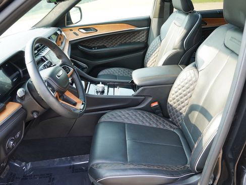 Certified 2025 Jeep Grand Cherokee L Summit AWD/4WD image 16