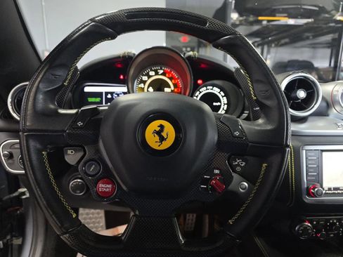 Used 2015 Ferrari California T image 3