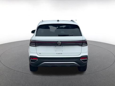 Used 2026 Volkswagen Taos SE FWD image 12