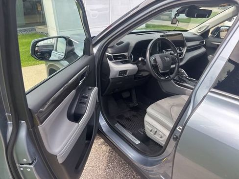Used 2021 Toyota Highlander Limited AWD/4WD image 13