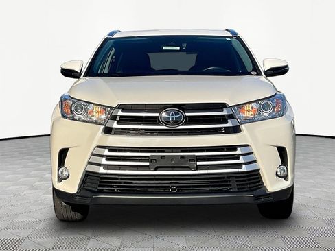 Used 2019 Toyota Highlander XLE w/ Protection Package #3 FWD image 2