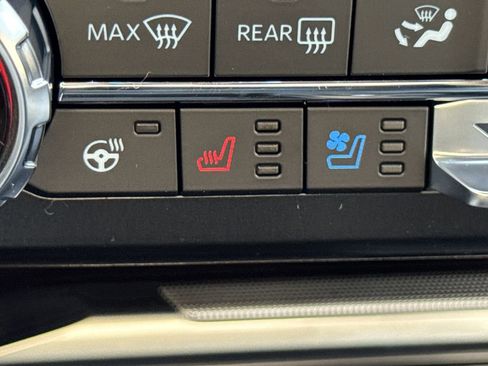 New 2026 Ford F250 Platinum w/ Tremor Off-Road Package image 32