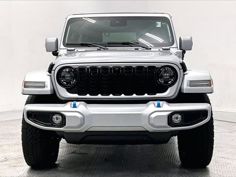 Used 2024 Jeep Wrangler High Altitude image 3