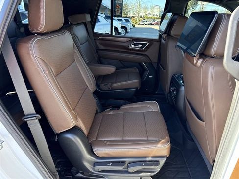 Used 2023 Chevrolet Tahoe High Country w/ Advanced Technology Package image 34