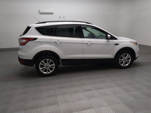 Used 2018 Ford Escape SE image 10
