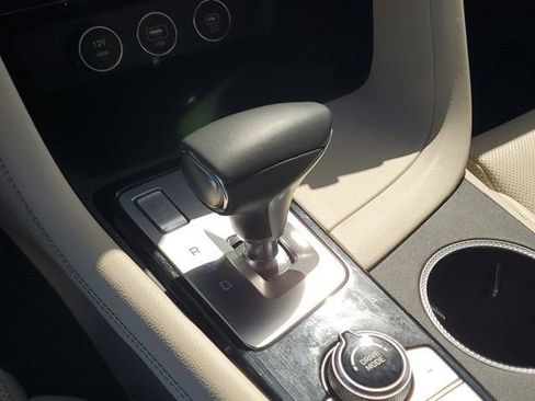 Used 2026 Genesis G70 2.5T image 25