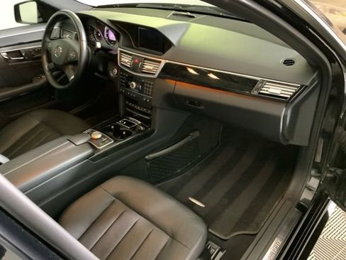 Used 2011 Mercedes-Benz E 550 4MATIC Sedan image 34