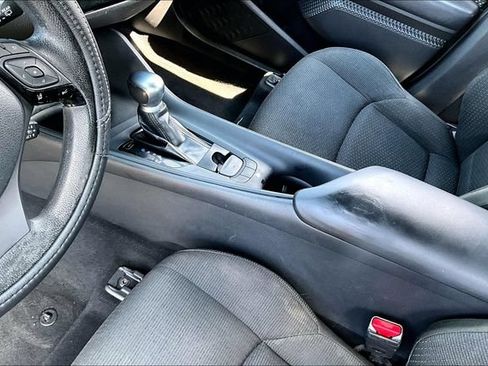 Used 2019 Toyota C-HR LE FWD image 16