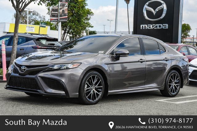 Used 2024 Toyota Camry SE FWD image 3