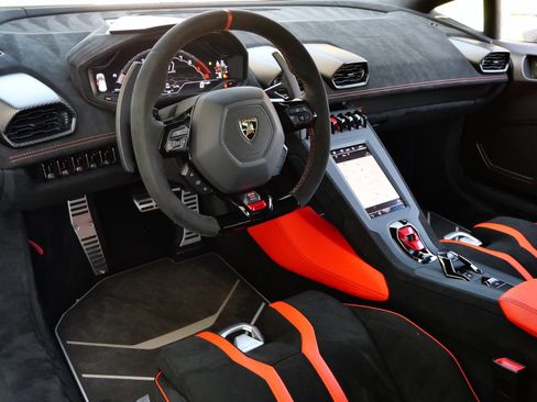 Used 2023 Lamborghini Huracan STO RWD image 21