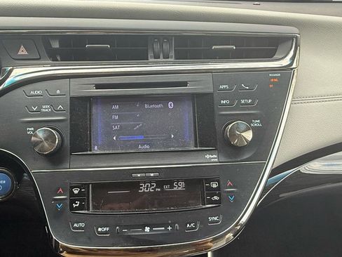 Used 2013 Toyota Avalon XLE Touring FWD image 21