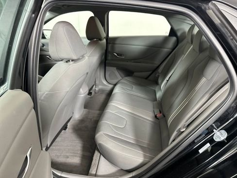 Used 2023 Hyundai Elantra SEL image 25