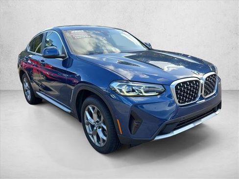 Used 2025 BMW X4 xDrive30i AWD/4WD image 3