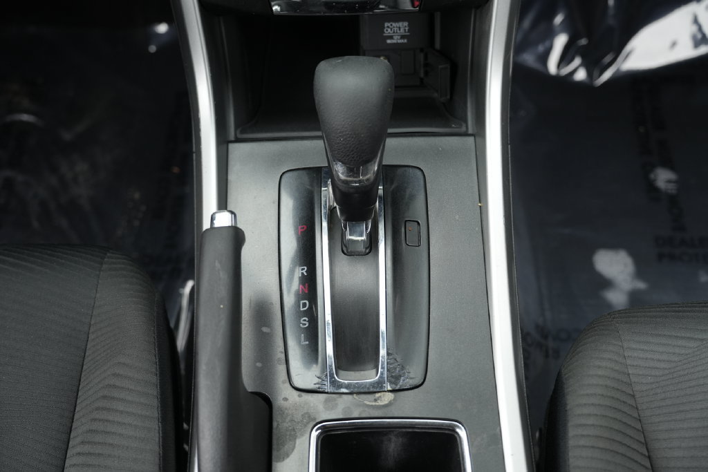 Used 2015 Honda Accord LX image 39