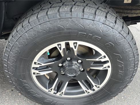 Used 2016 Toyota Tacoma SR5 w/ Towing Package RWD image 10