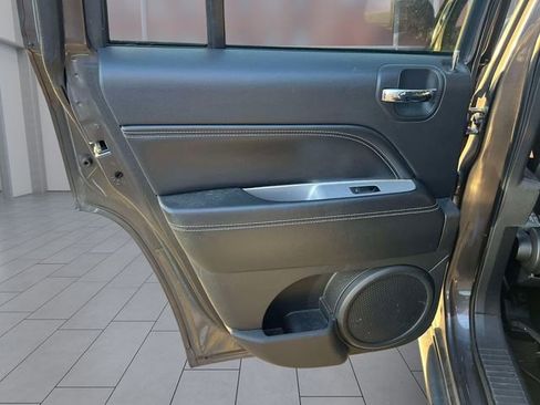 Used 2017 Jeep Compass Latitude image 15