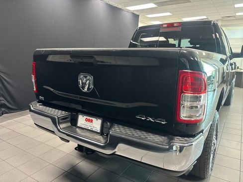Used 2024 RAM 2500 Tradesman w/ Chrome Appearance Group AWD/4WD image 4