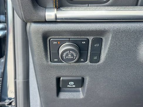 Used 2025 Ford Expedition Tremor AWD/4WD image 11