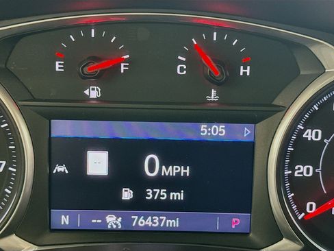 Used 2022 GMC Terrain SLT w/ Infotainment Package II AWD/4WD image 18