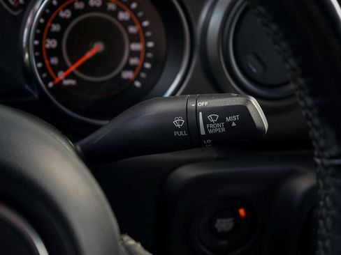 Used 2021 Jeep Gladiator Willys image 21