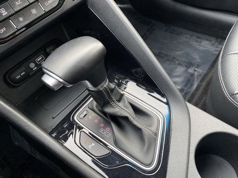 Certified 2019 Kia Niro Touring image 23