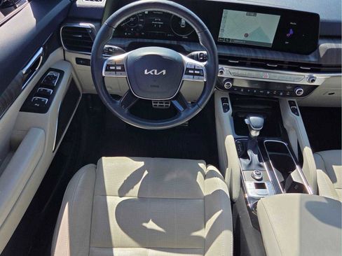 Used 2024 Kia Telluride SX w/ Towing Package image 11