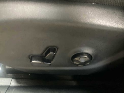 Used 2020 Jeep Cherokee Latitude Plus image 17