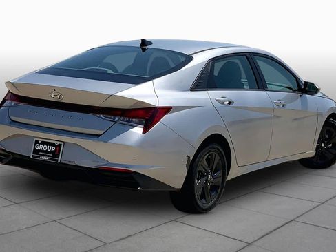 Used 2023 Hyundai Elantra SEL FWD image 11
