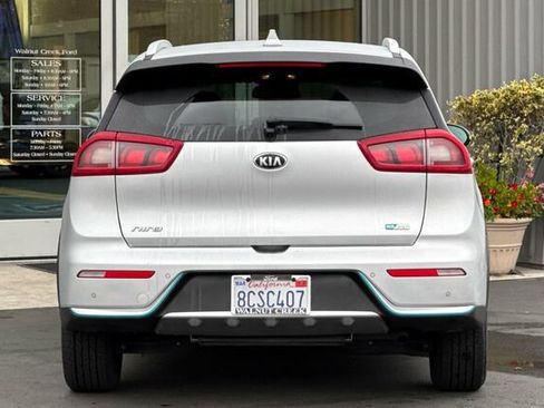 Used 2018 Kia Niro EX Premium image 5
