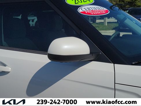 Used 2024 Kia Soul LX FWD image 8