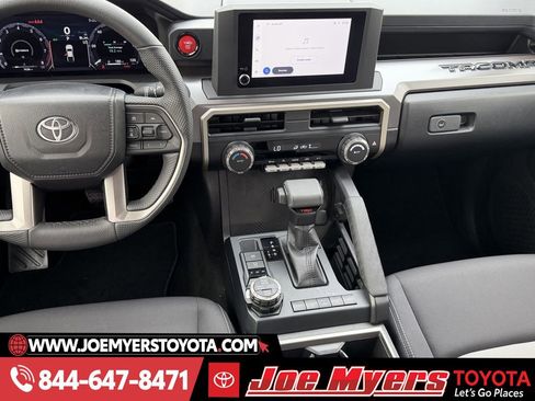 Certified 2025 Toyota Tacoma TRD Off-Road image 17