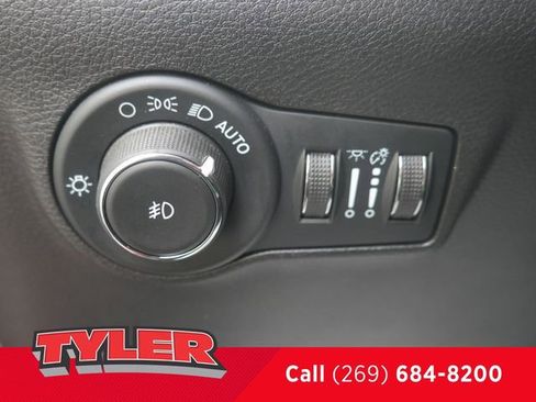 Used 2023 Jeep Compass Trailhawk w/ Trailhawk Elite Group AWD/4WD image 26