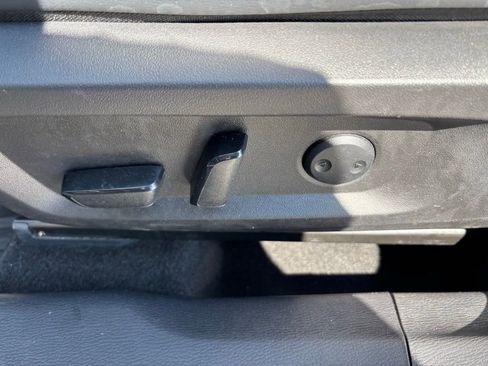 Used 2024 Mitsubishi Outlander SE image 17