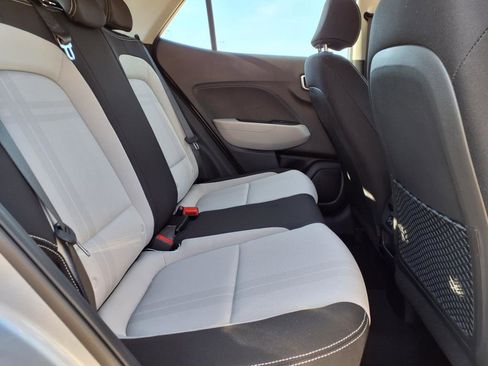 New 2025 Hyundai Venue SEL image 30